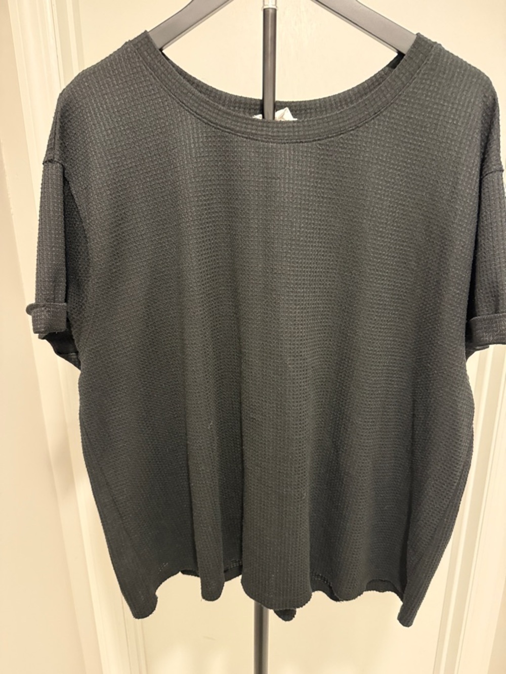ANDREE BY UNIT Black Waffle-Knit Short Sleeve Tee